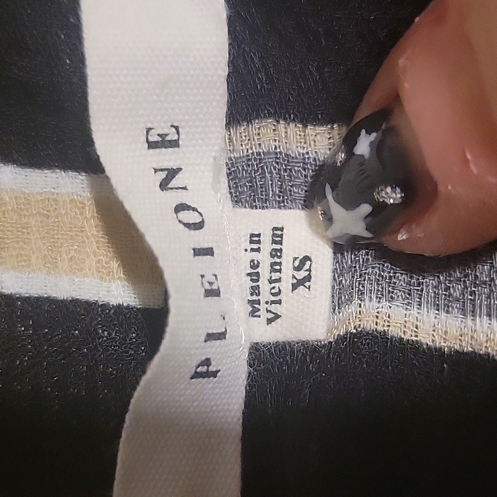 Button down blouse - Picture 2 of 3